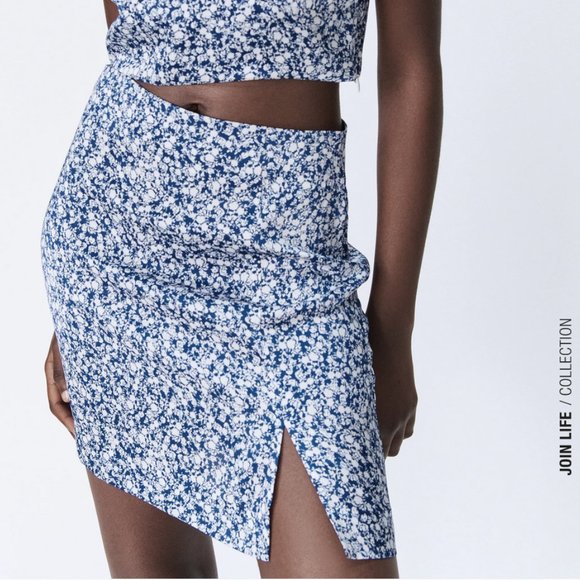Zara FLORAL PRINT MINI SKIRT - Picture 2 of 2